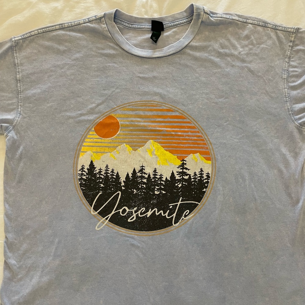 Target Yosemite graphic tee size small